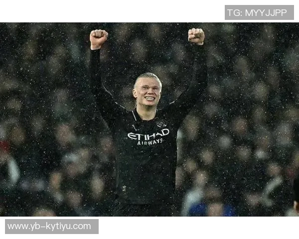 哈兰德错失绝佳机会左脚推射被大马丁轻松扑住 哈兰德错失绝佳机会左脚推射被大马丁轻松扑住