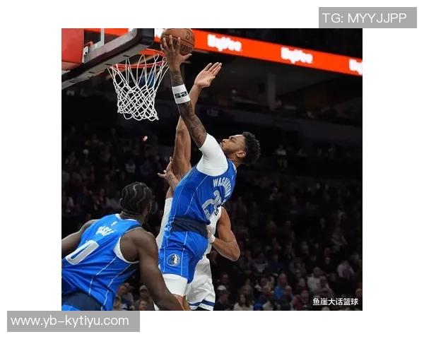 爱德华兹精准传球助攻戈贝尔轻松扣篮破包夹防守 爱德华兹精准传球助攻戈贝尔轻松扣篮破包夹防守