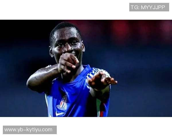 刘诚宇巧妙让球阿苏埃近距离射门被门将神奇扑出